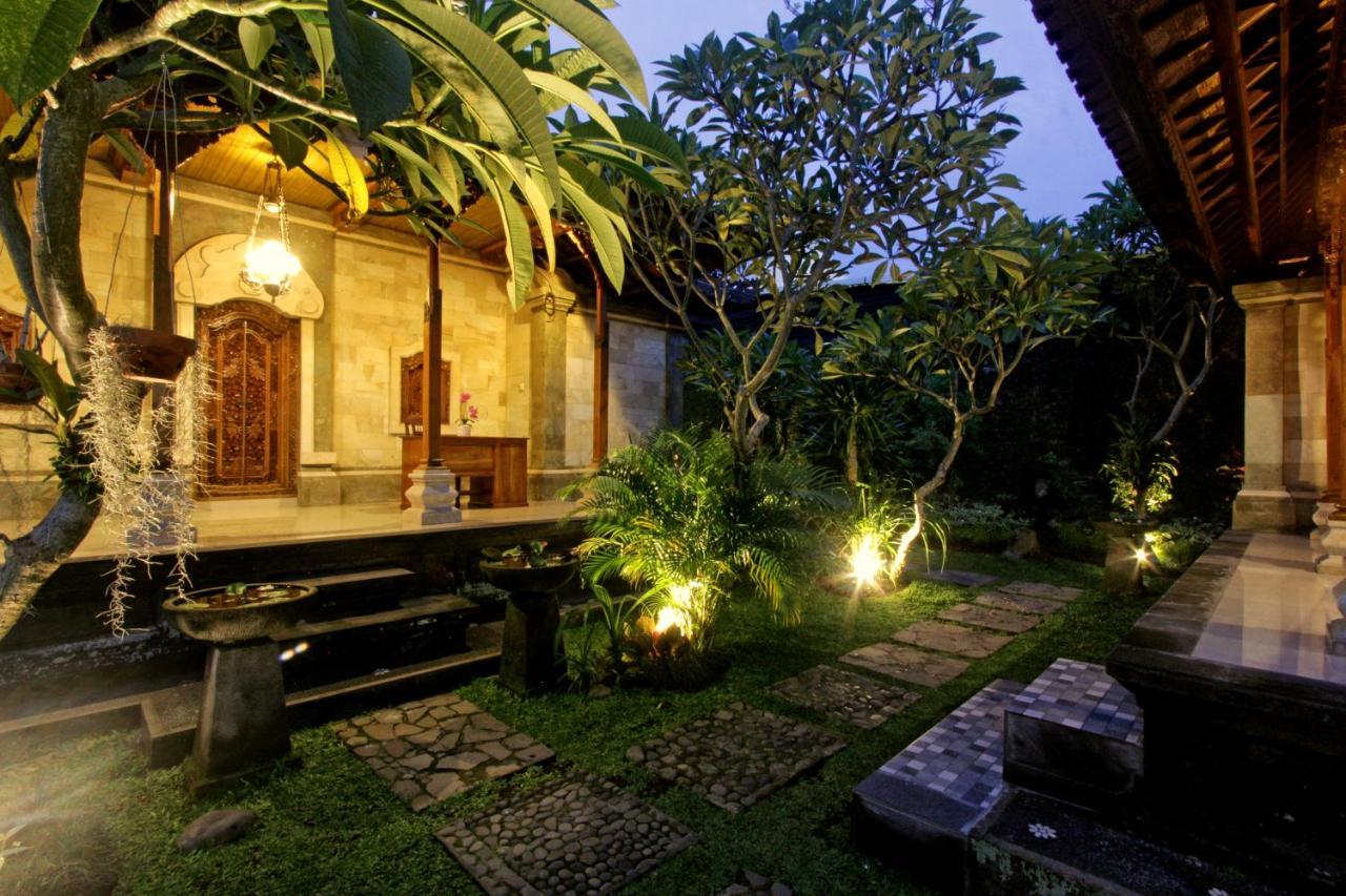 Sari House Ubud - Balinese Style Homestay Zewnętrze zdjęcie