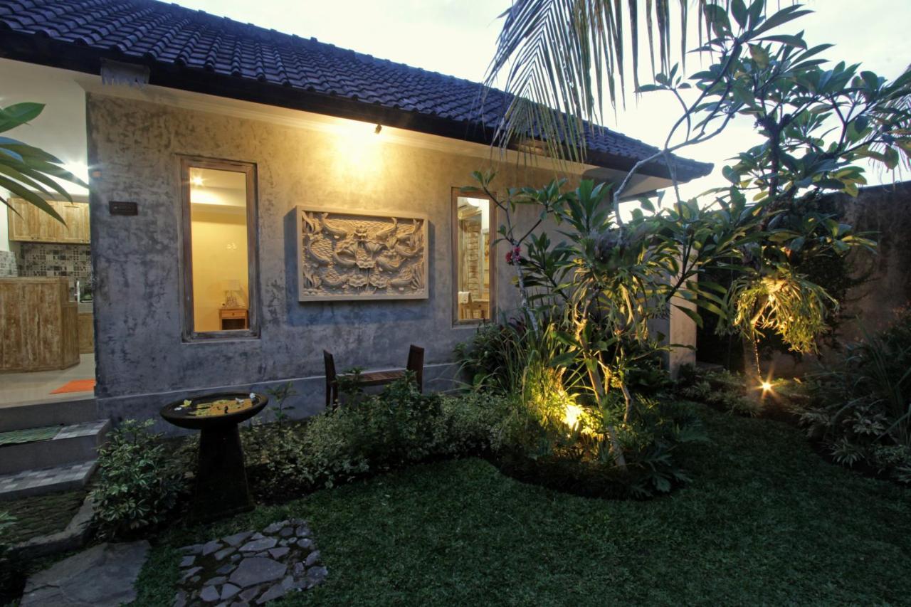 Sari House Ubud - Balinese Style Homestay Zewnętrze zdjęcie