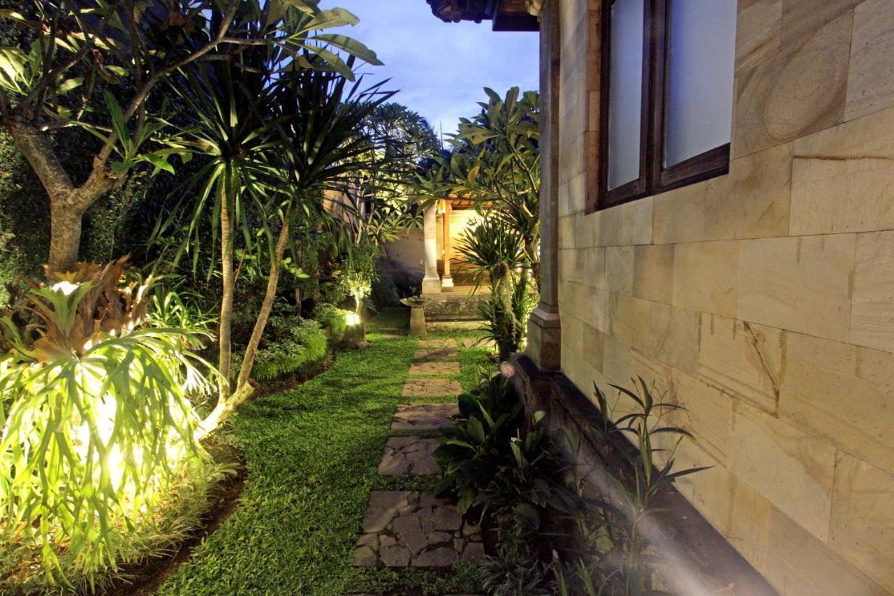 Sari House Ubud - Balinese Style Homestay Zewnętrze zdjęcie