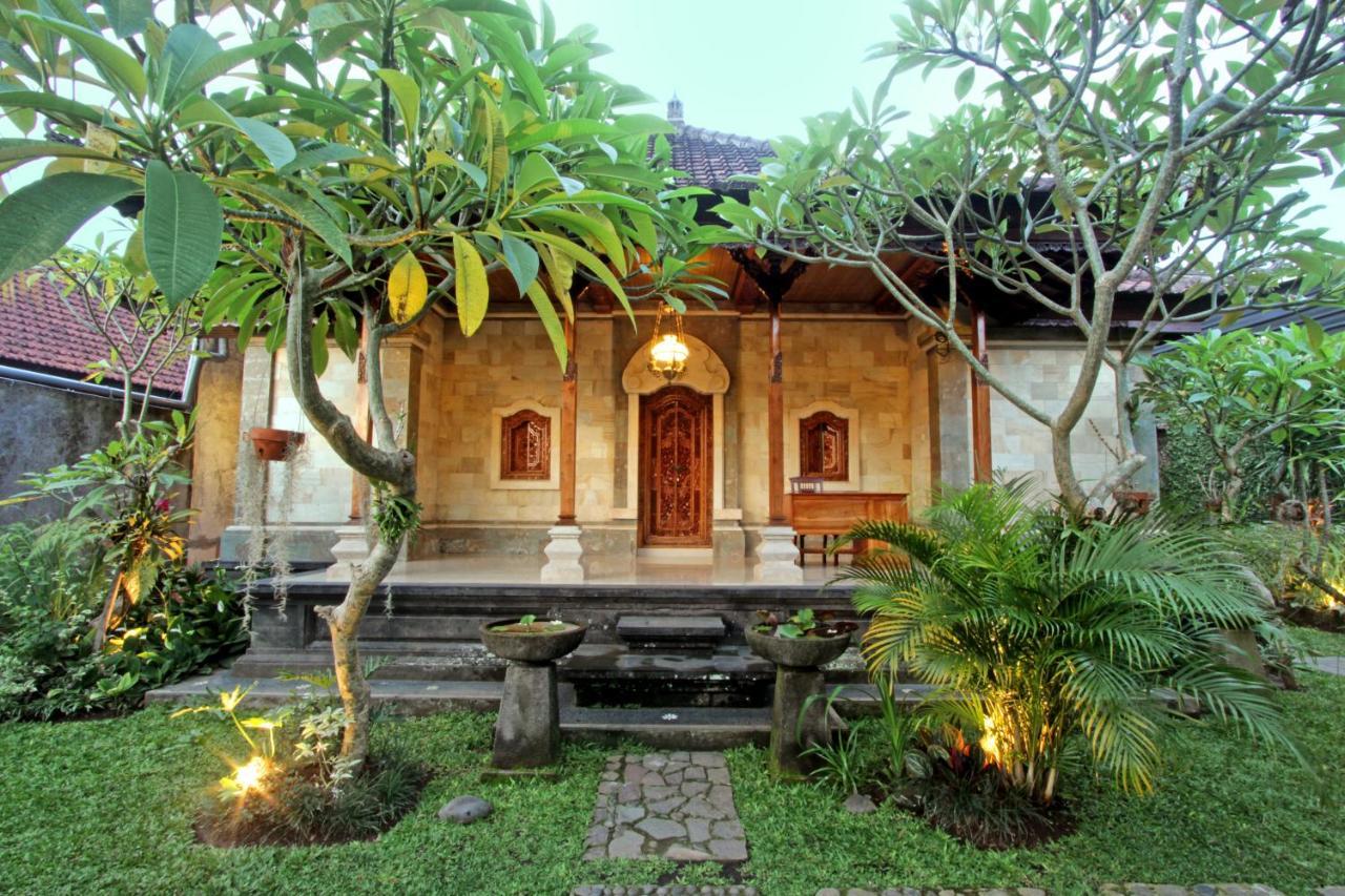 Sari House Ubud - Balinese Style Homestay Zewnętrze zdjęcie